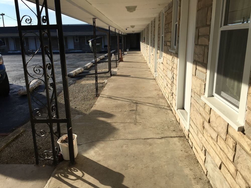 Cooper Motel Tuscola Екстериор снимка